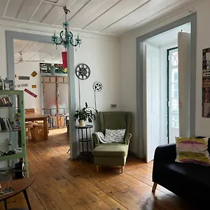 alface-hostel.hotels-lisbon-portugal.com/